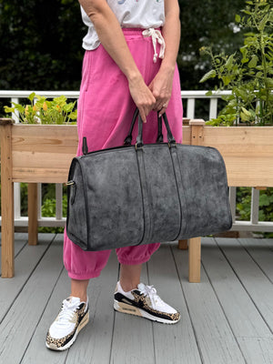 Duffle - black waxy